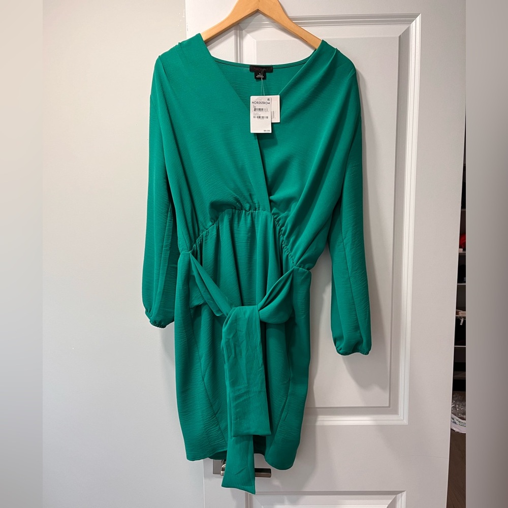 Long sleeve Tie front dress size Large in EMERALD color.